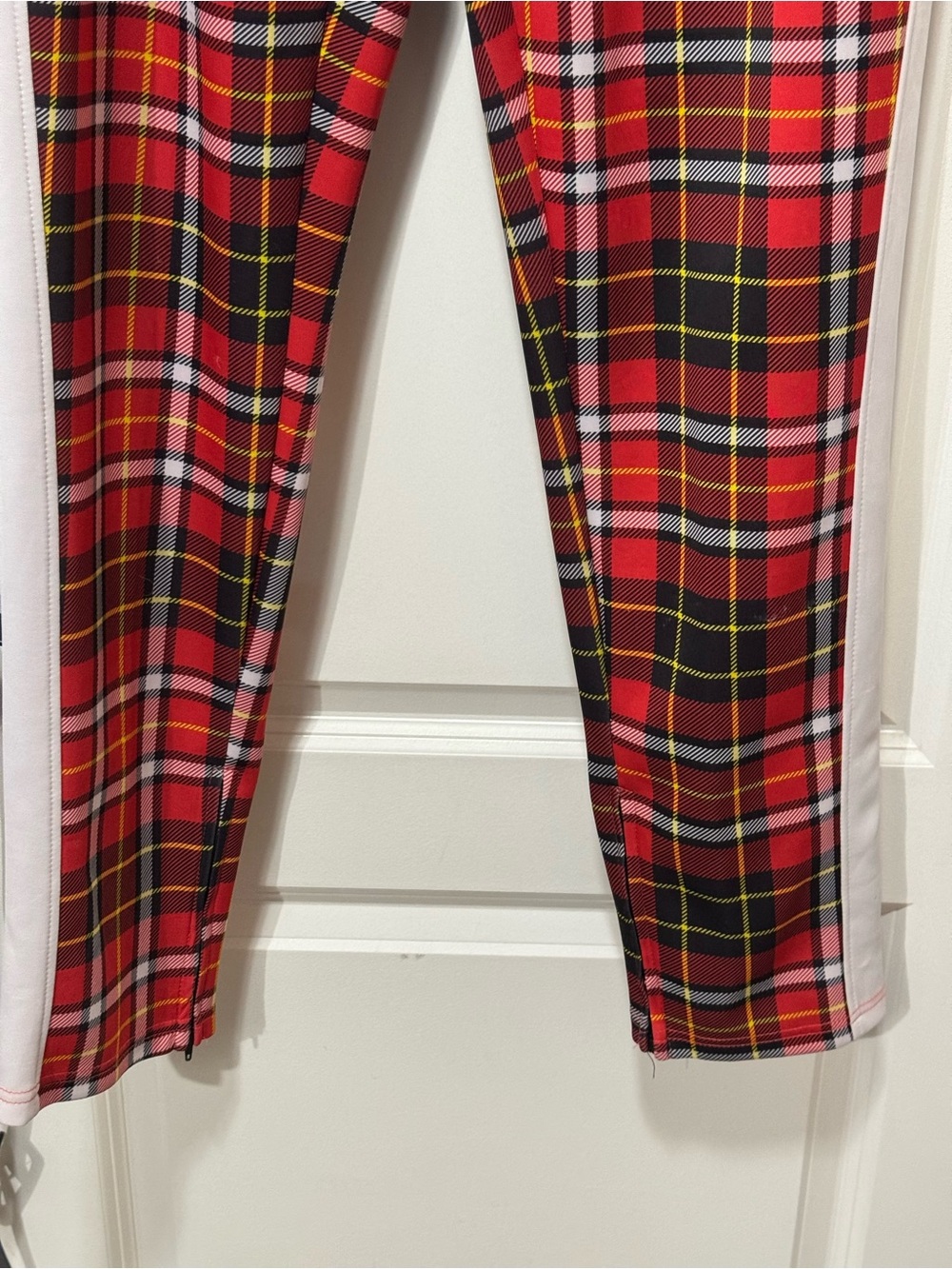 Screenshot Black Apparel with Orange Size XL) track pants - Picture 4 of 10